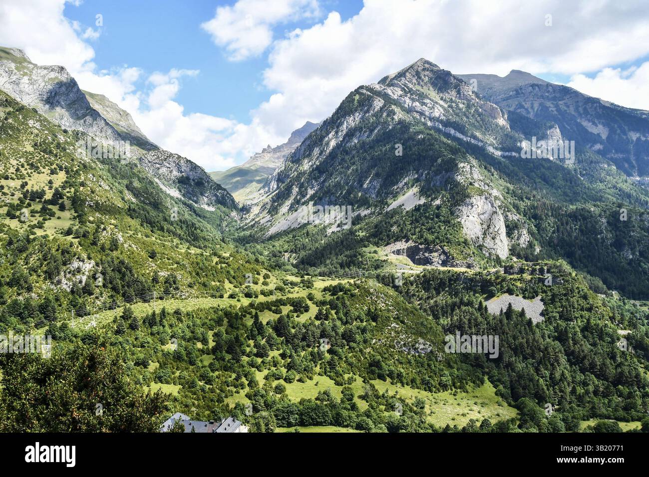 Europe Pyrenees Pyrenean borders hi-res stock photography and images - Alamy