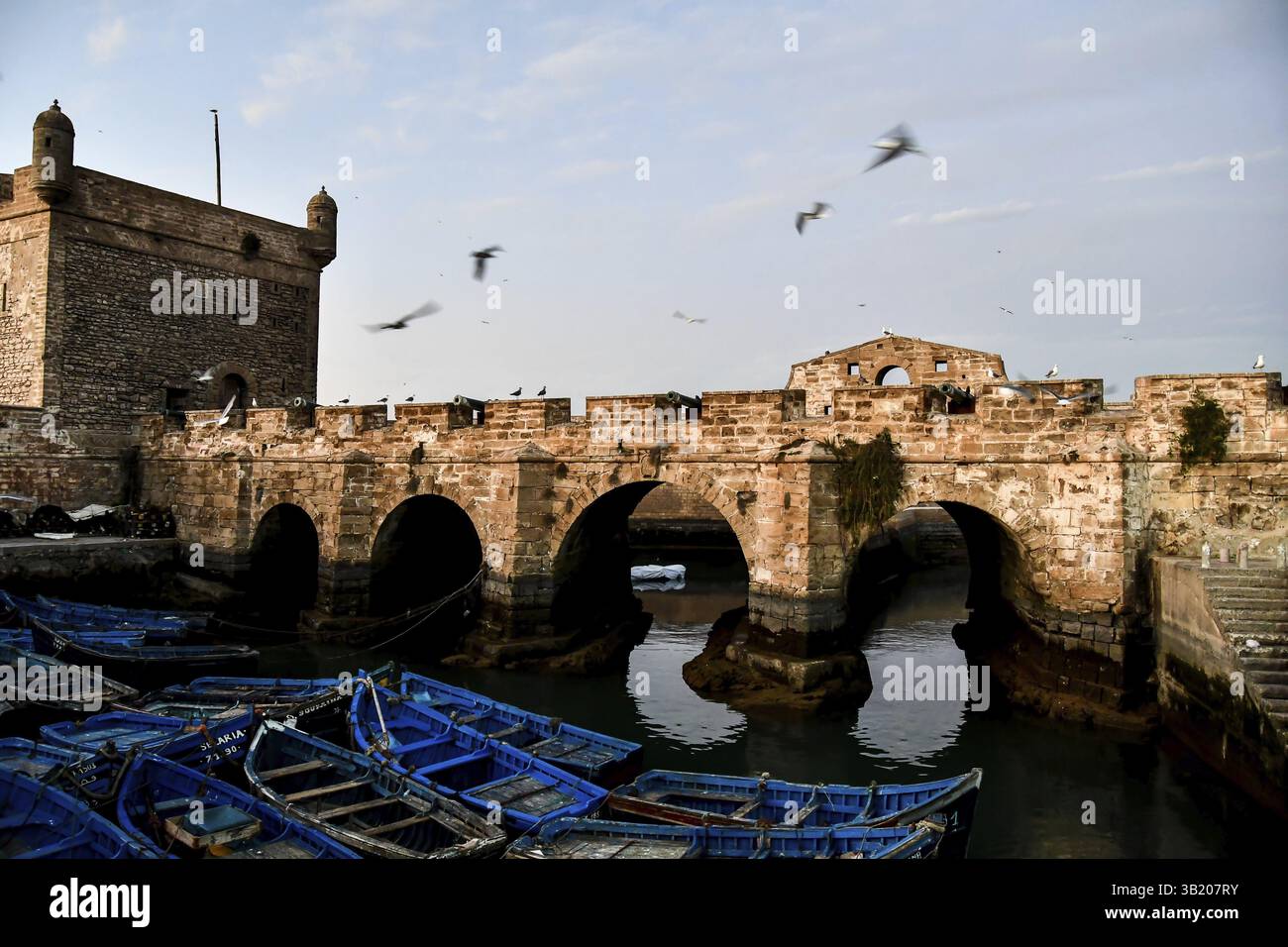 Bridge in rome italy Stock Photo - Alamy