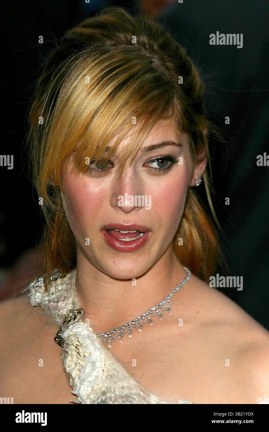 Apr. 23, 2004 - New York, New York, U.S. - I8688JZ.MEAN GIRLS PREMIERE AT THE LOEWS LINCOLN SQUARE , NEW YORK New York .04/23/2004. JOHN B ZISSEL/  /    2004.LIZZY CAPLAN(Credit Image: © John Zissel/Globe Photos/ZUMAPRESS.com) Stock Photo