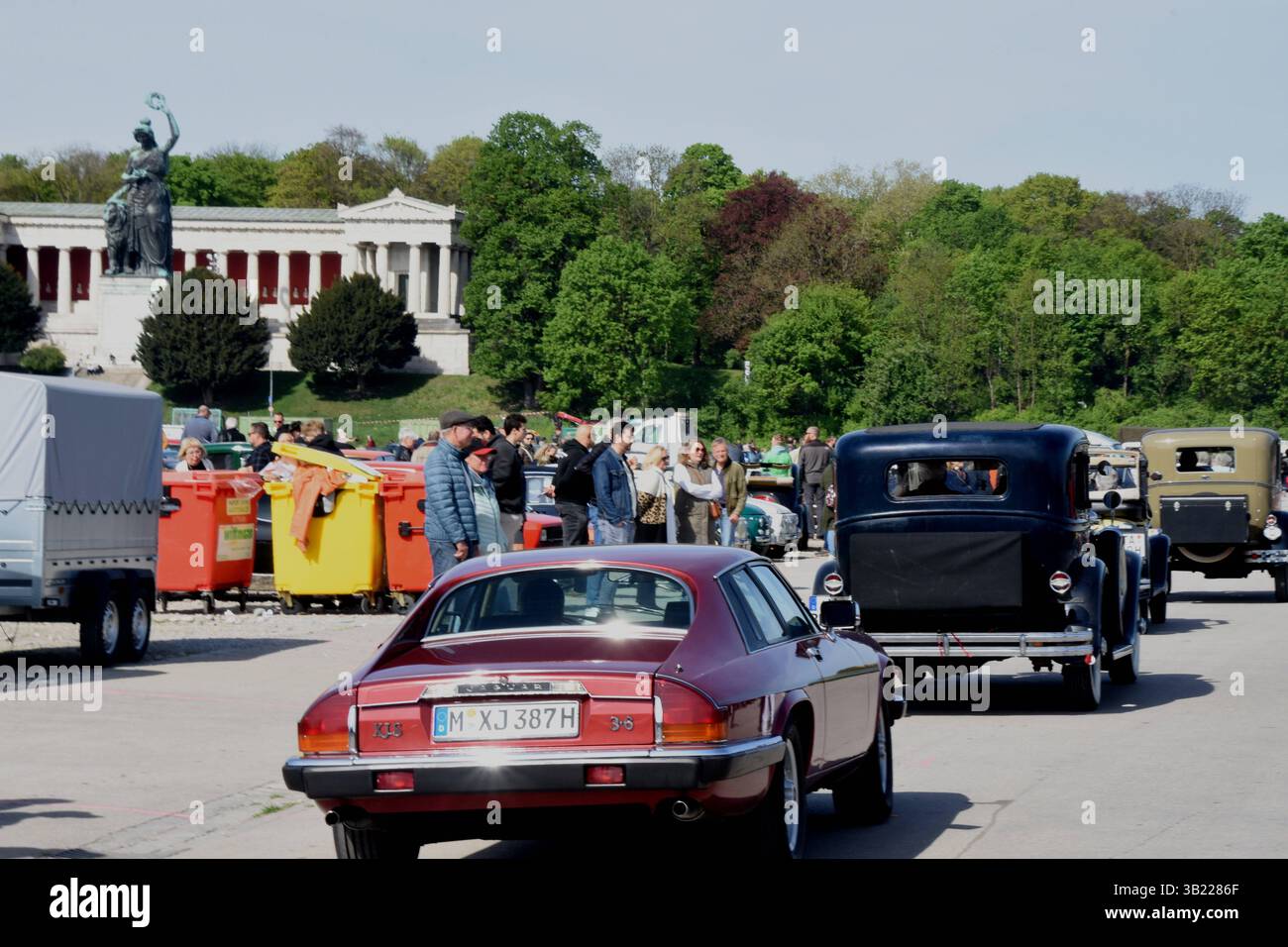 Muenchen 27.04.2025 Theresienwiese -Fruehlingsfest-ACM-Oldtimer Treffen