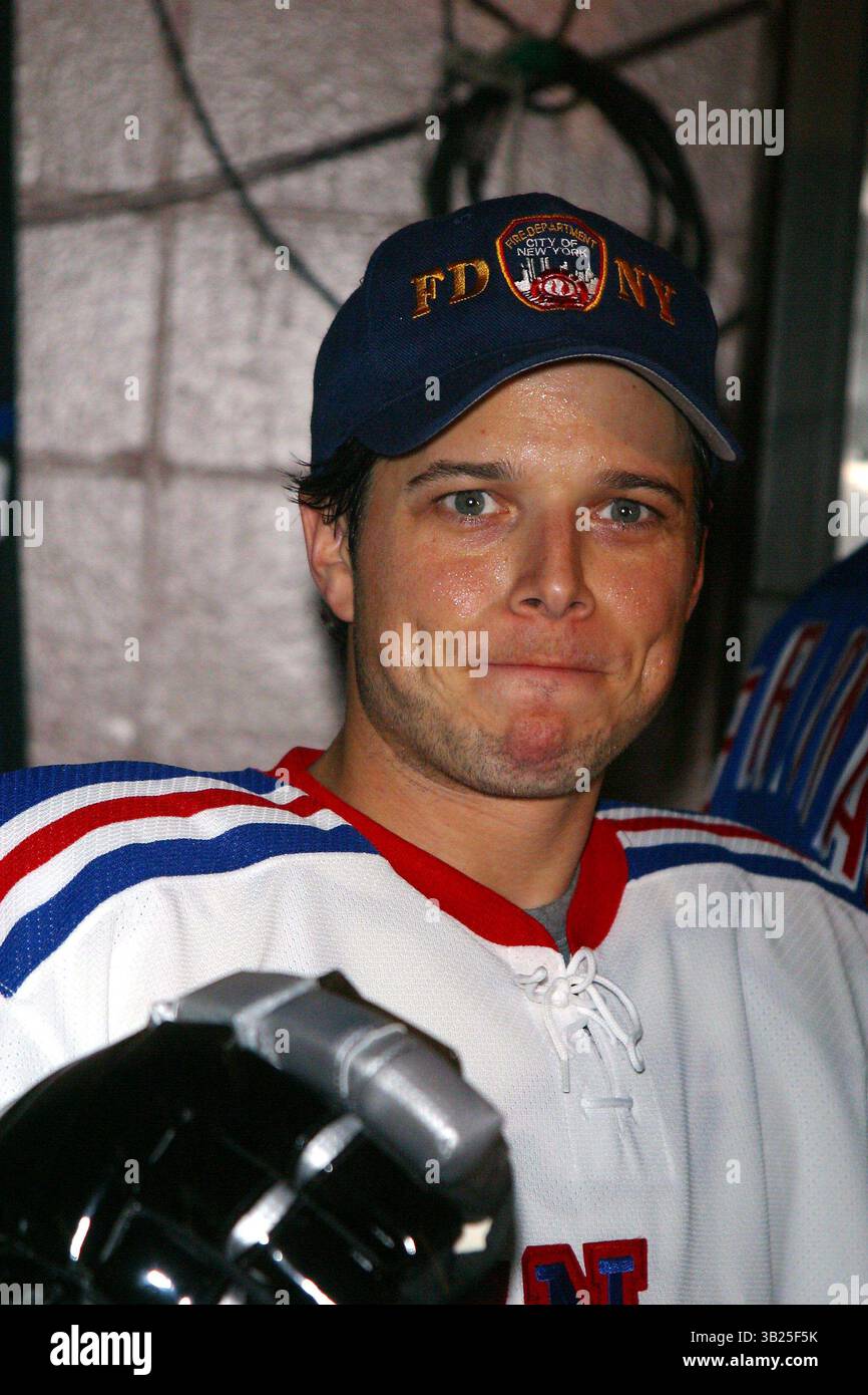 Christopher reeve 2003 hi-res stock photography and images - Alamy
