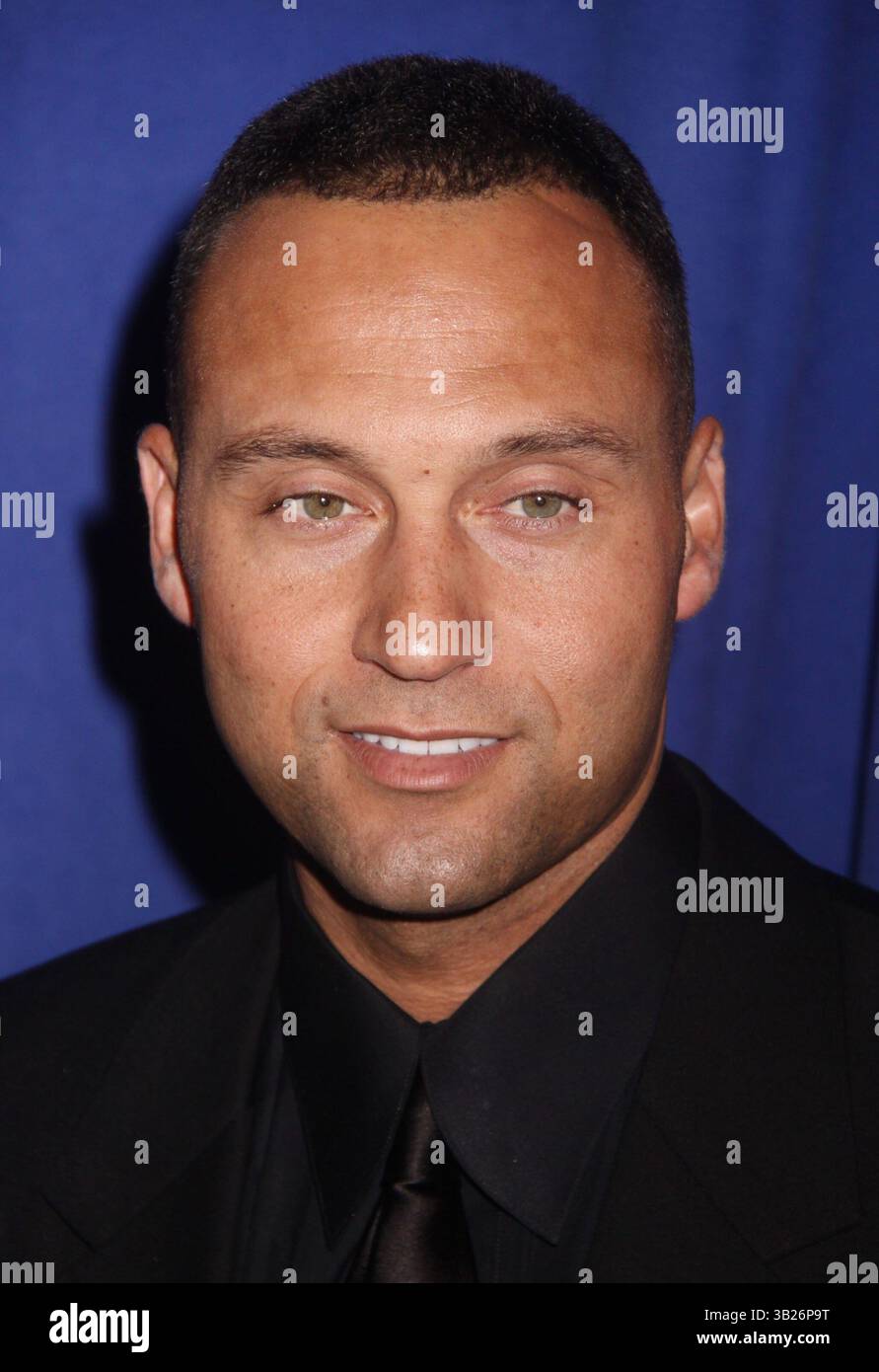 Nov 13, 2009 - New York, New York, USA - Baseball player DEREK JETER attends the 7th Annual Joe Torre Safe At Home Foundation Gala held at Chelsea Piers. (Credit Image: © Nancy Kaszerman/ZUMA Press) Stock Photo