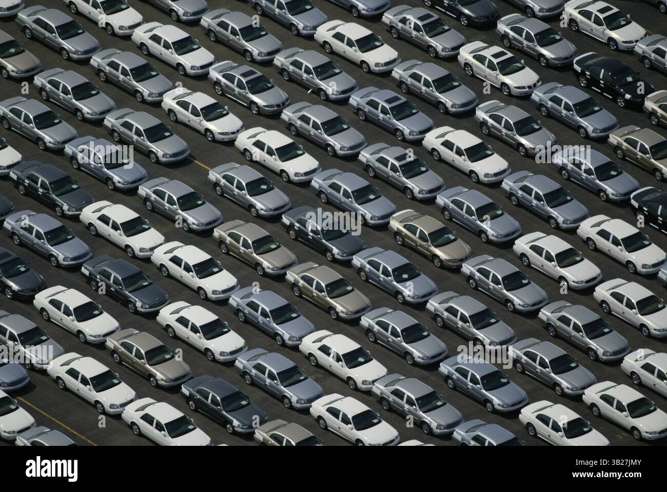 Storage parking lot general hi-res stock photography and images - Alamy