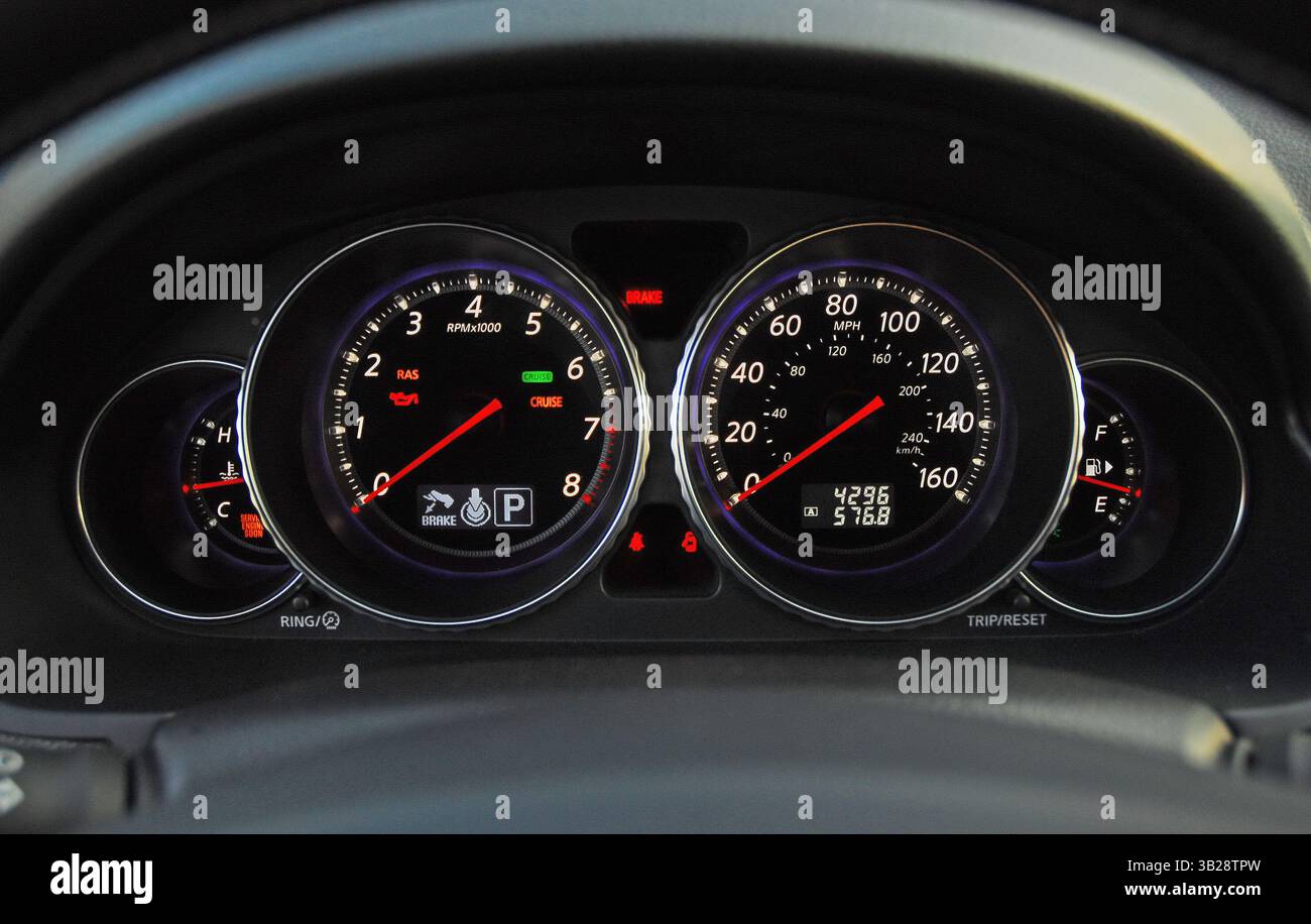 Infiniti m45 hi-res stock photography and images - Alamy