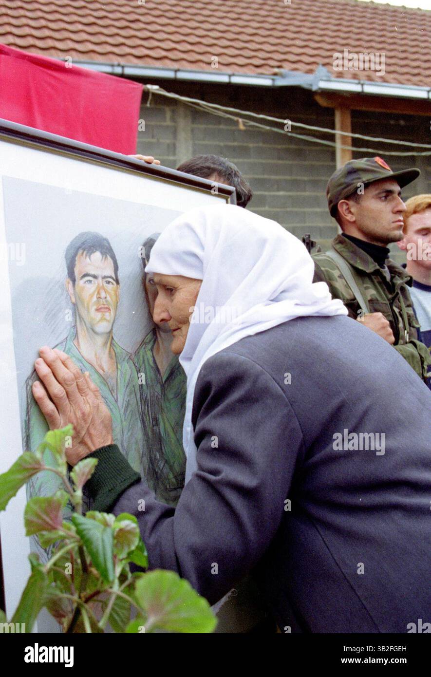 Porno jinsiy aloqa video chat Yetuk erkaklar va busty jojalar bilan jinsiy aloqa video