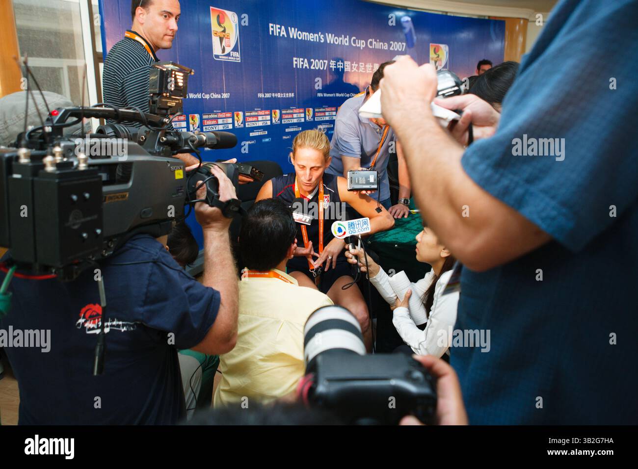United States midfielder and team captain Kristine Lilly addresses questions during a press conference ahead of the start of the FIFA Women's World Cup soccer tournament on September 9, 2007 in Chengdu, China. Editorial use only. Commercial use prohibited. (Photograph by Jonathan Paul Larsen / Diadem Images) Stock Photo