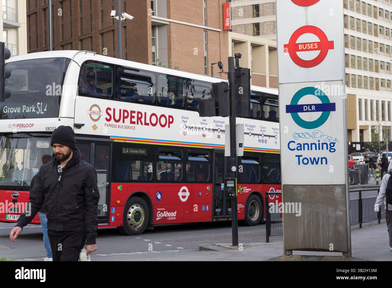 Superloop Bus Sl4 London , United Kingdom. 27th April 2025: Superloop bus SL4 is being ...