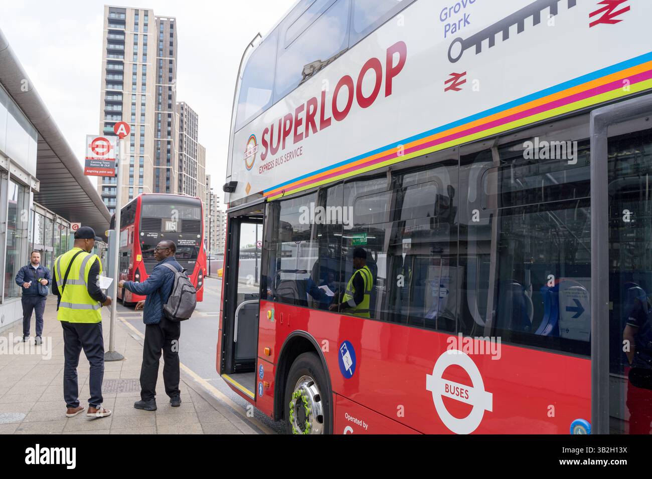 Superloop Bus Sl4 Superloop double decker bus sl3 hi-res stock photography and images - Alamy