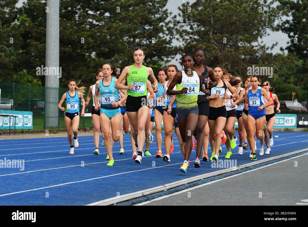 Busto Arsizio, Italy. 27th Apr, 2025. the start of the women's 5000m ...