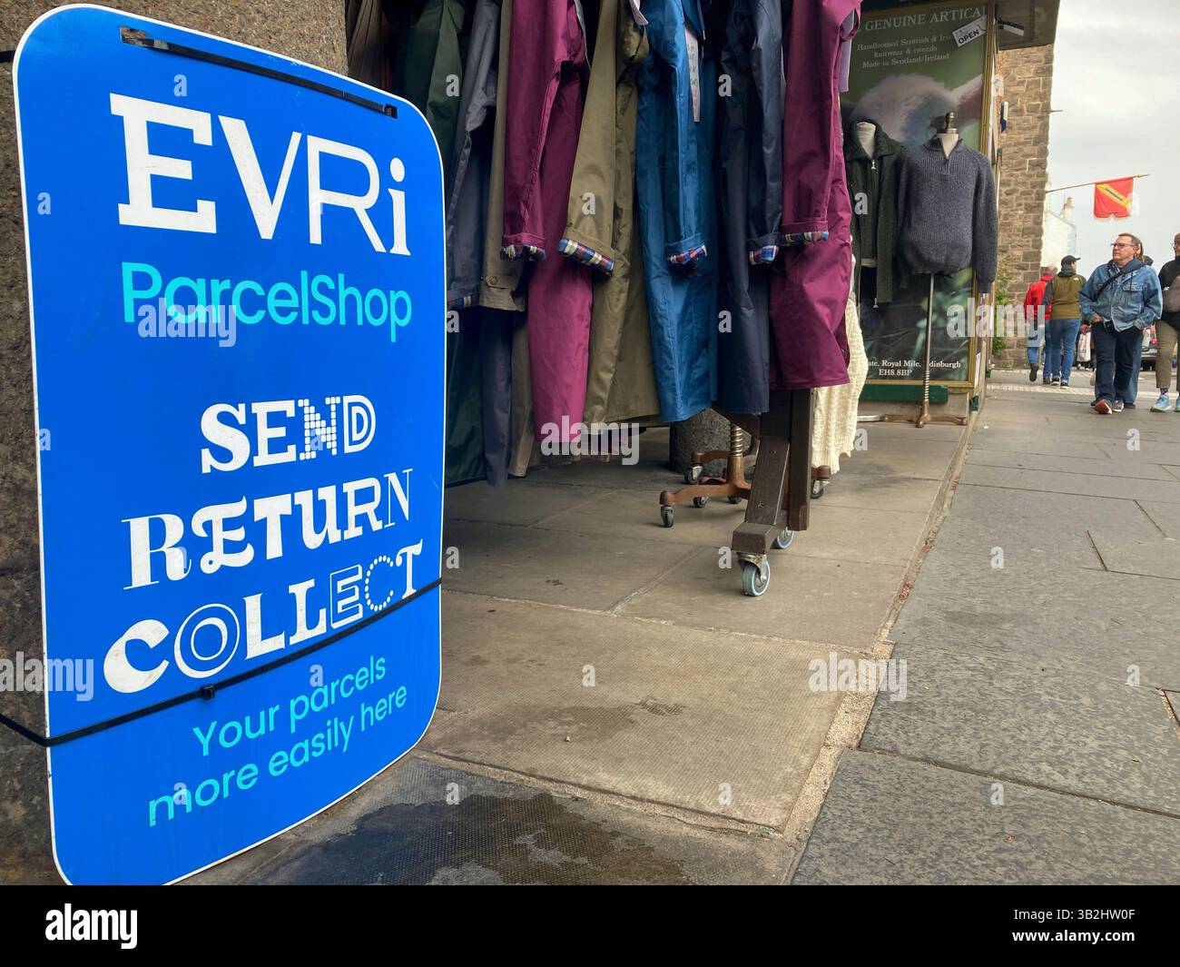 EVRi Parcelshop, send return or collect items, partnering with some of the UK’s biggest retailer brands, Edinburgh Scotland - Smartphone Captured Stock Image