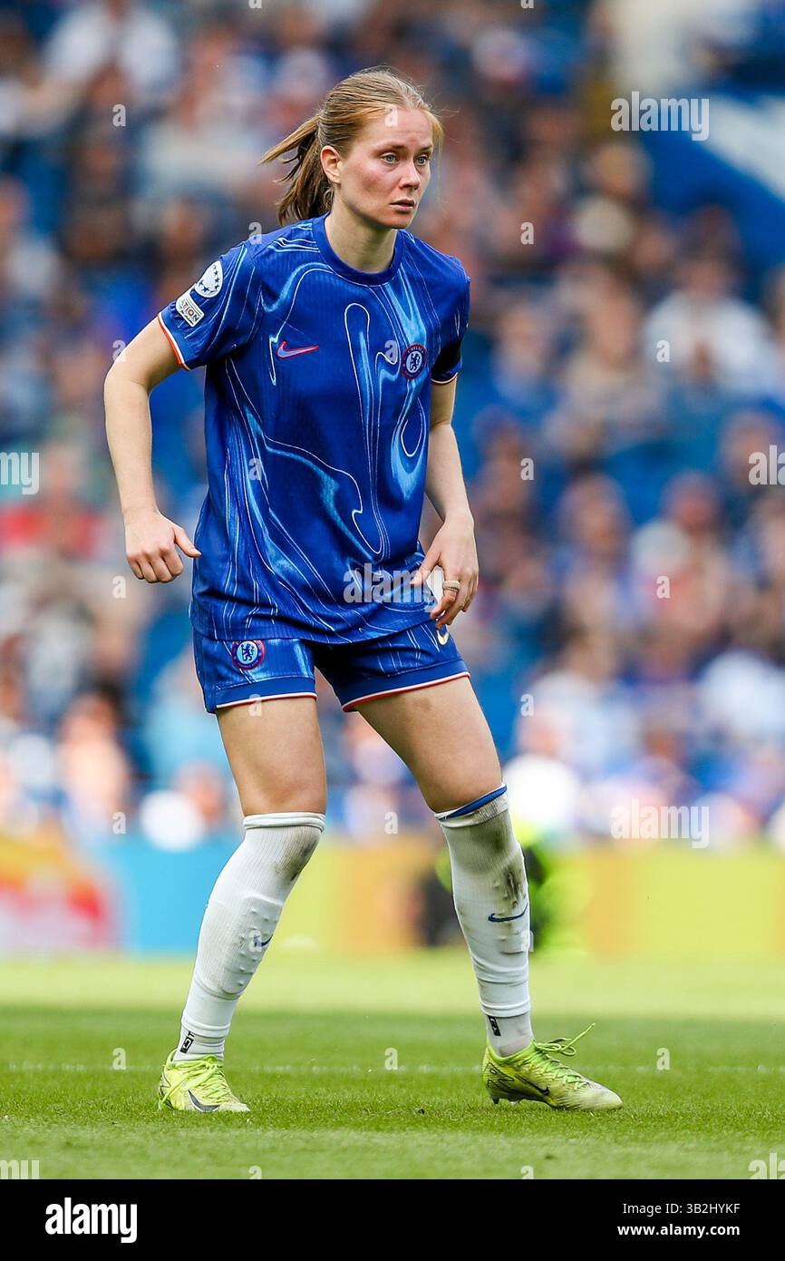 Sjoeke Nusken of Chelsea Women in action during the UEFA Women's