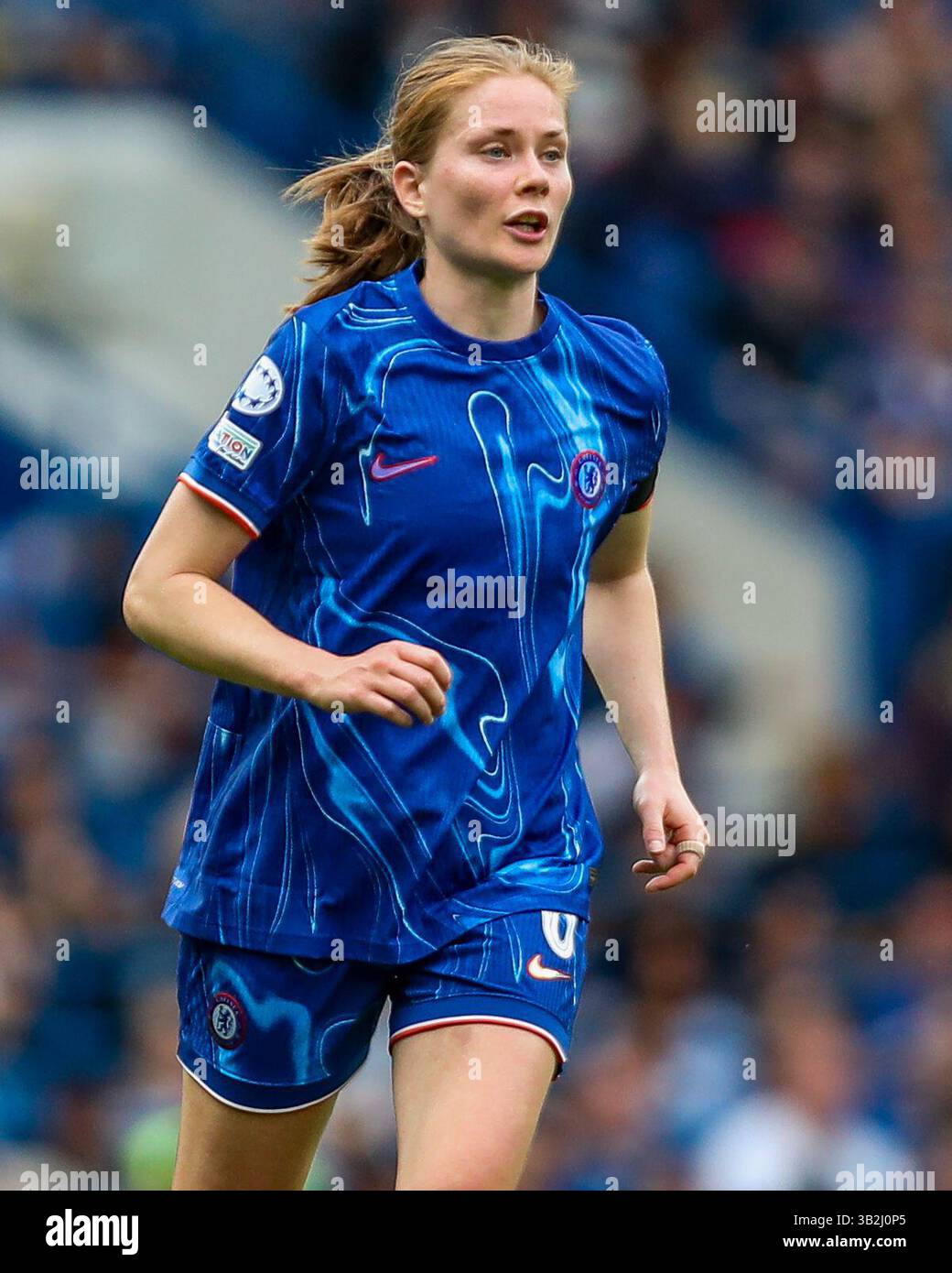 Sjoeke Nusken of Chelsea Women in action during the UEFA Women's