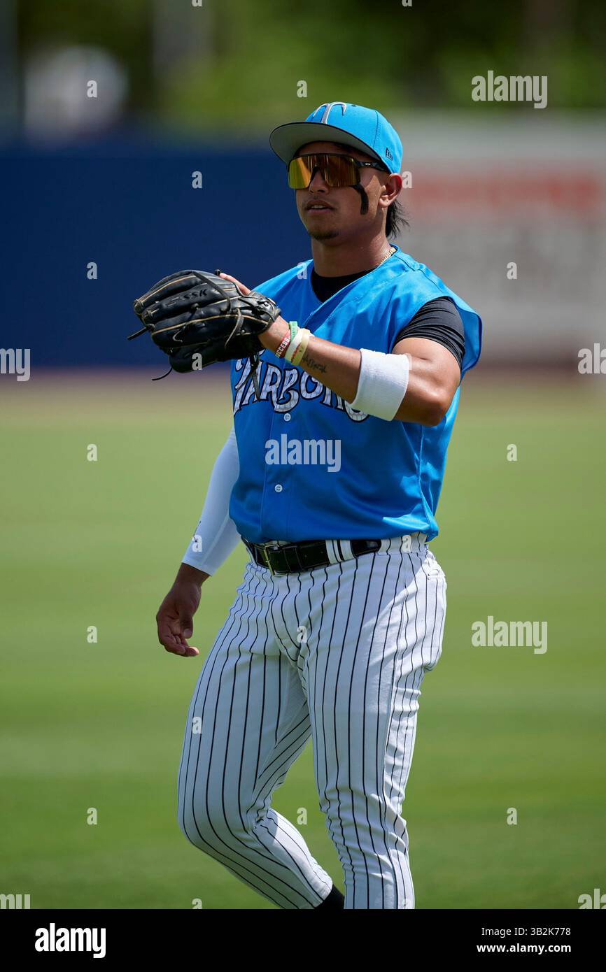 tampa-tarpons-third-baseman-juan-matheus-6-during-warmups-before-an
