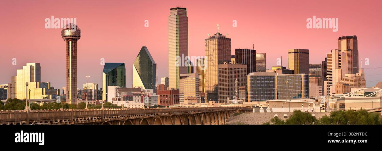 Dallas Texas downtown skyline at dusk Stock Photo - Alamy