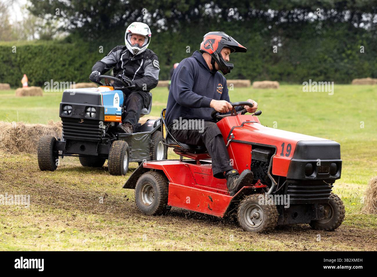 Ready, Steady MOW ! Lawn mower racing at the 2025 Mower Mayhem event at ...