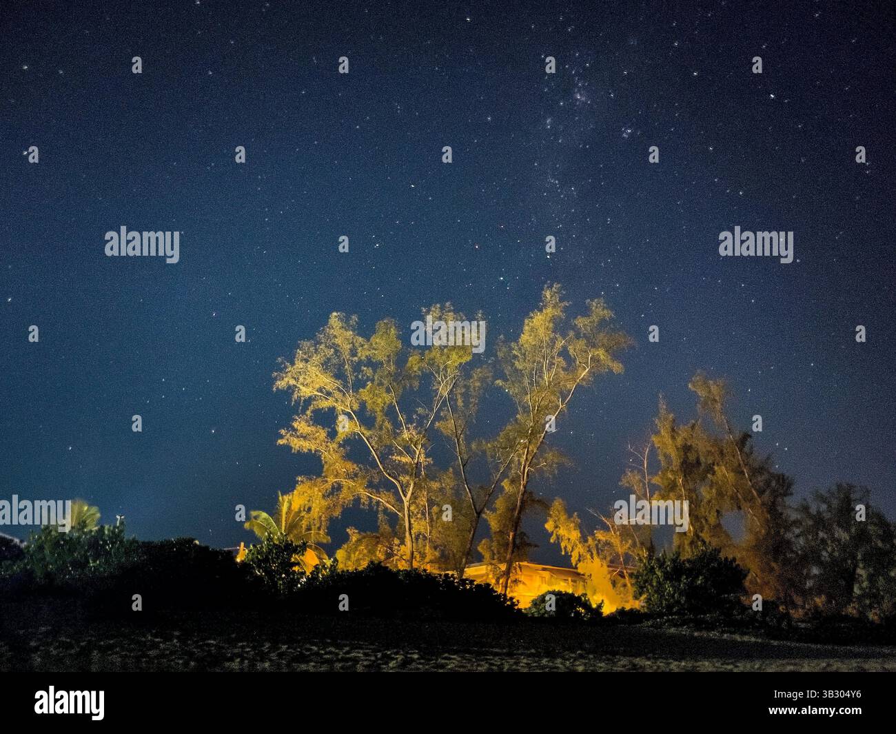 Milky way starry sea hi-res stock photography and images - Alamy
