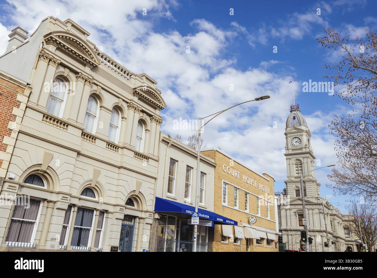 MELBOURNE, AUSTRALIA - AUGUST 18, 2024: General building architecture around Errol St on a warm winter's day in North Melbourne, Victoria, Australia, Stock Photo