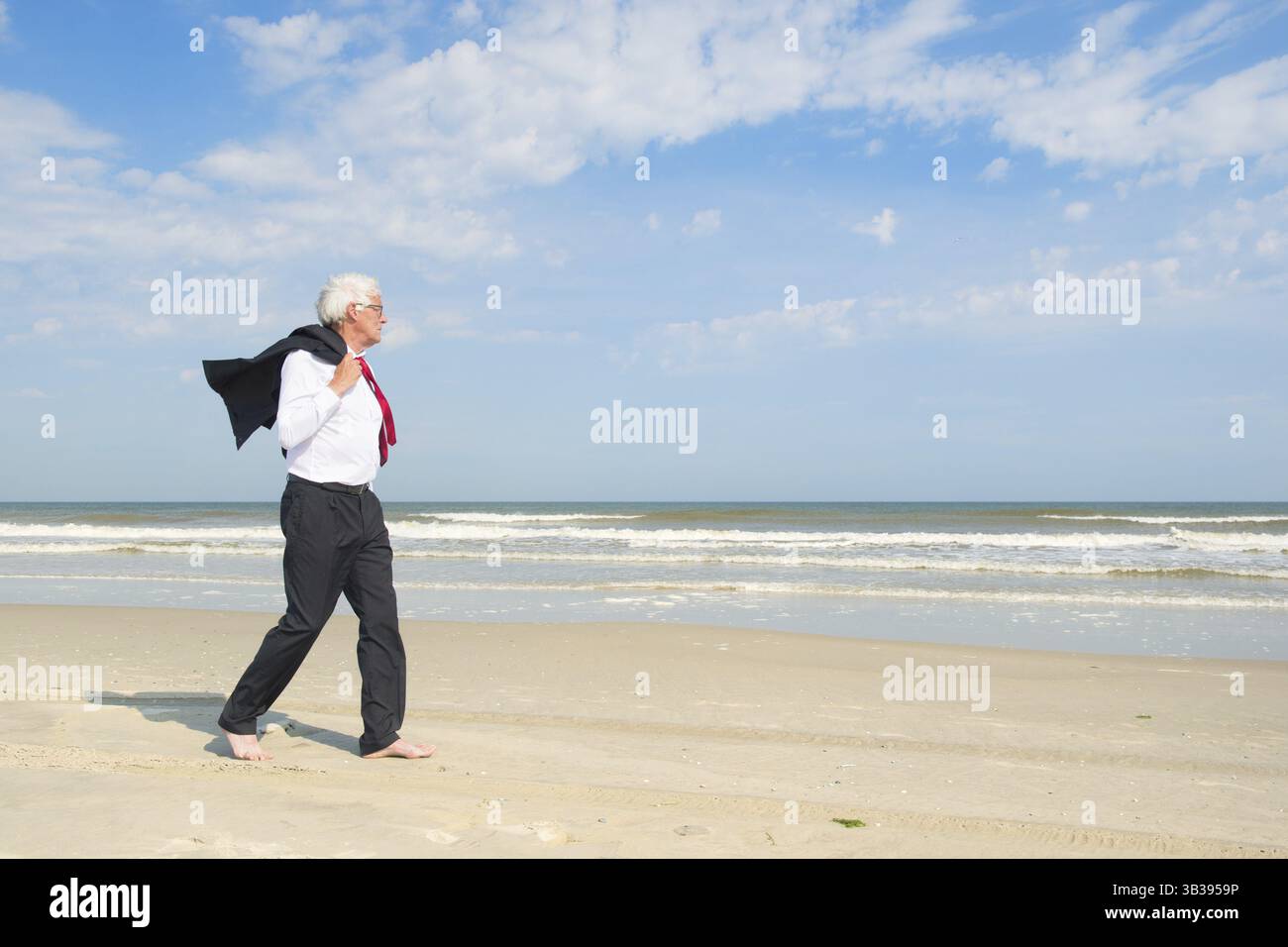 Business people walking outside hi-res stock photography and images - Alamy