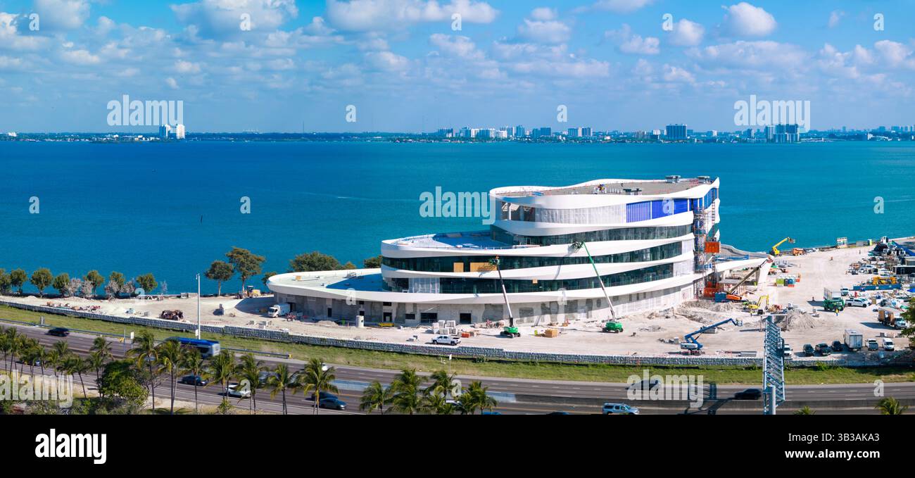 Miami Beach, FL, USA - April 28, 2025: Mount Sinai Medical Center Miami ...