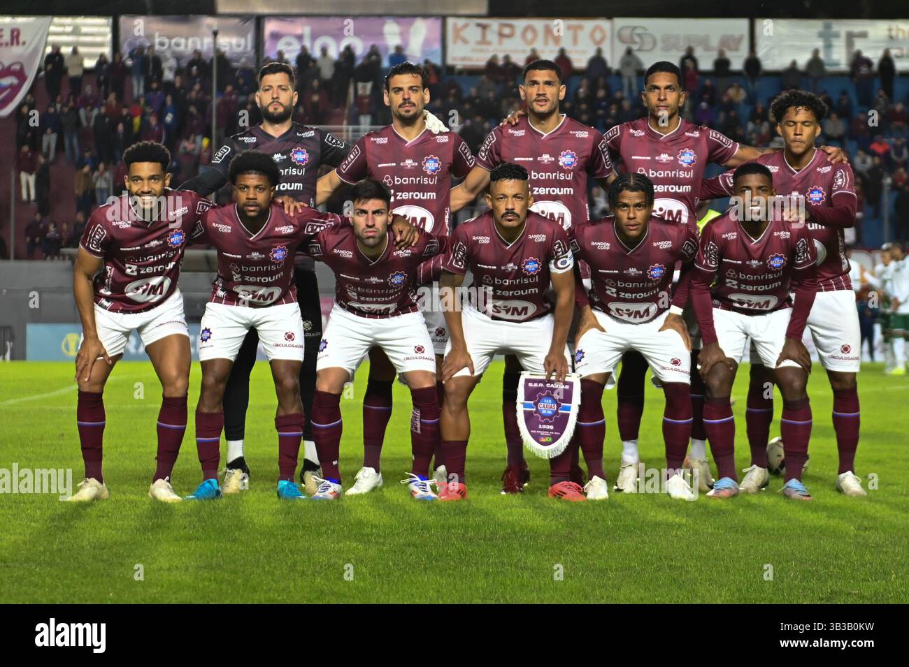 Caxias Do Sul, Brazil. 28th Apr, 2025. Images of the football match ...
