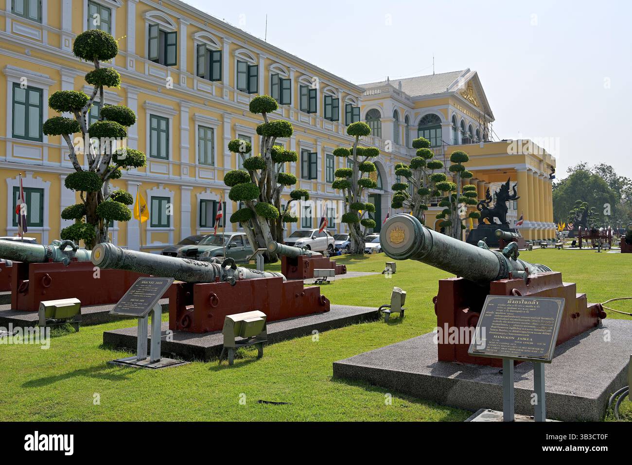 The Ministry of Defence in Thailand is housed in a historic building ...