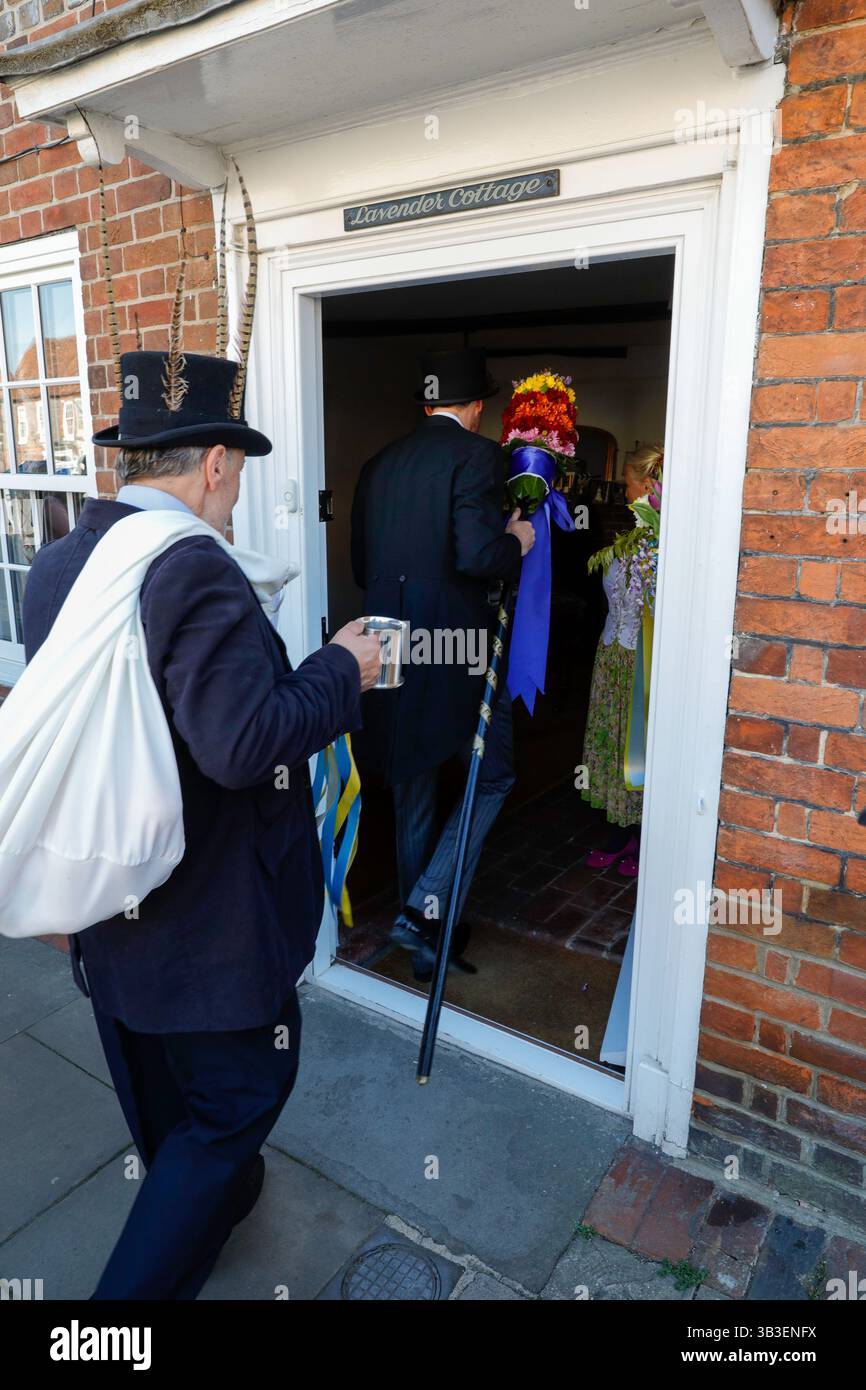 Hocktide Tutti Day Hungerford, Berkshire, UK. 29 April, 2025.Credit: Red Water Images/Alamy Live News Stock Photo