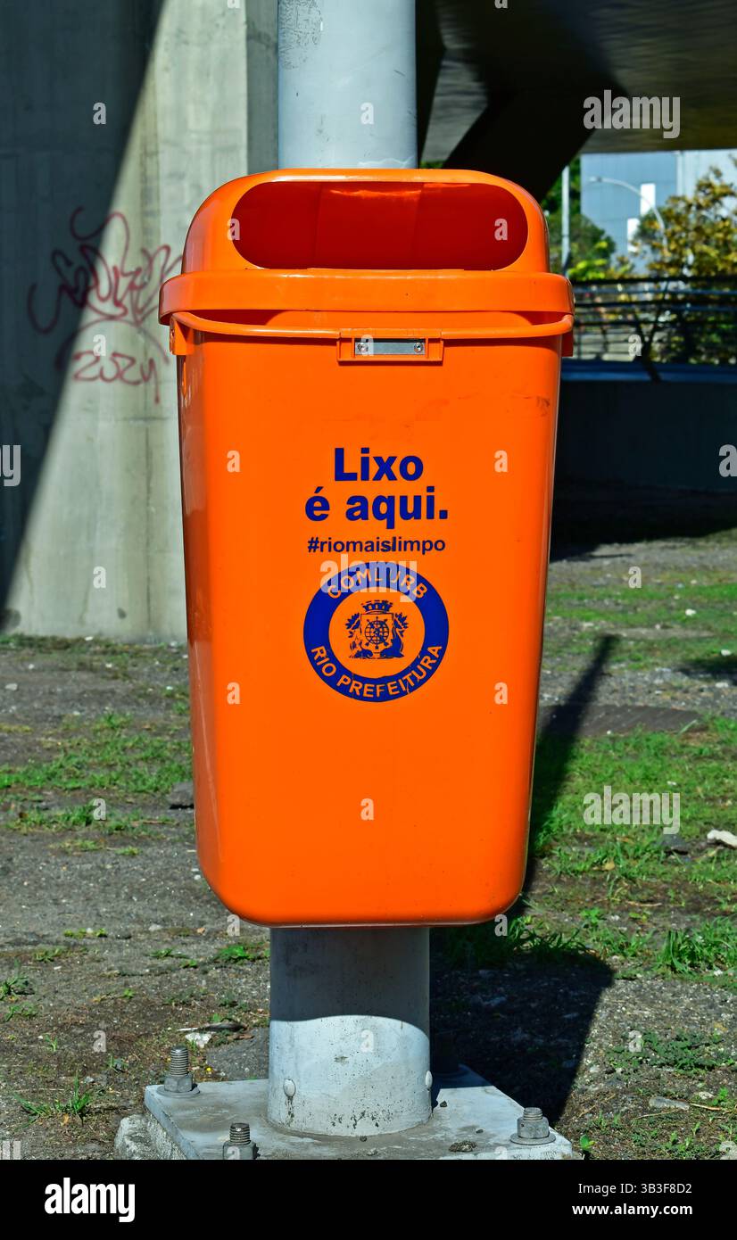 RIO DE JANEIRO, BRAZIL - April 12, 2025: Trash can  in Maracana neighborhood Stock Photo
