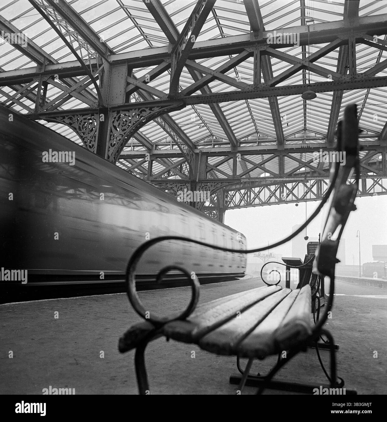 Seating on station platform Black and White Stock Photos & Images - Alamy