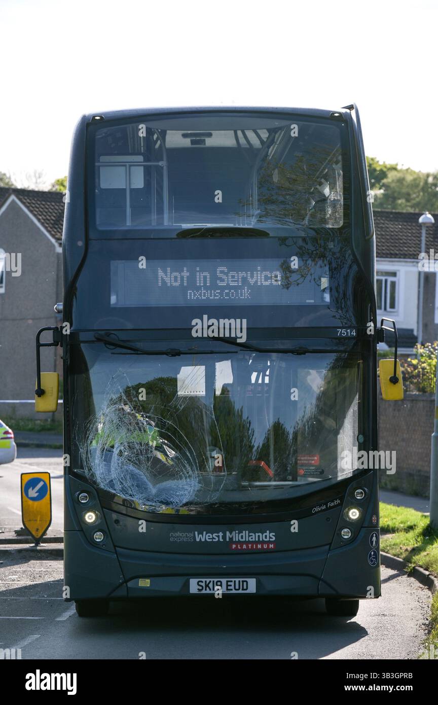 West Midlands Rtc Arden Road, Rednal 28th April 2025. - West Midlands Police closed Arden ...