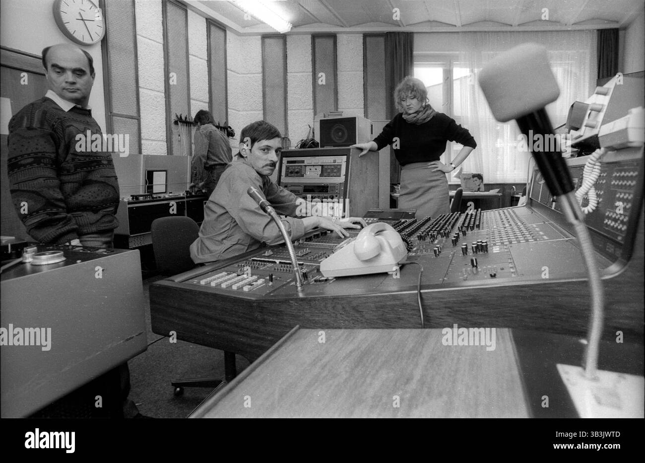 Funkhaus Nalepastra e Deutschland Berlin 23 03 1992 Rundfunk Der DDR funkhaus-nalepastra-e-deutschland-berlin-23-03-1992-rundfunk-der-ddr