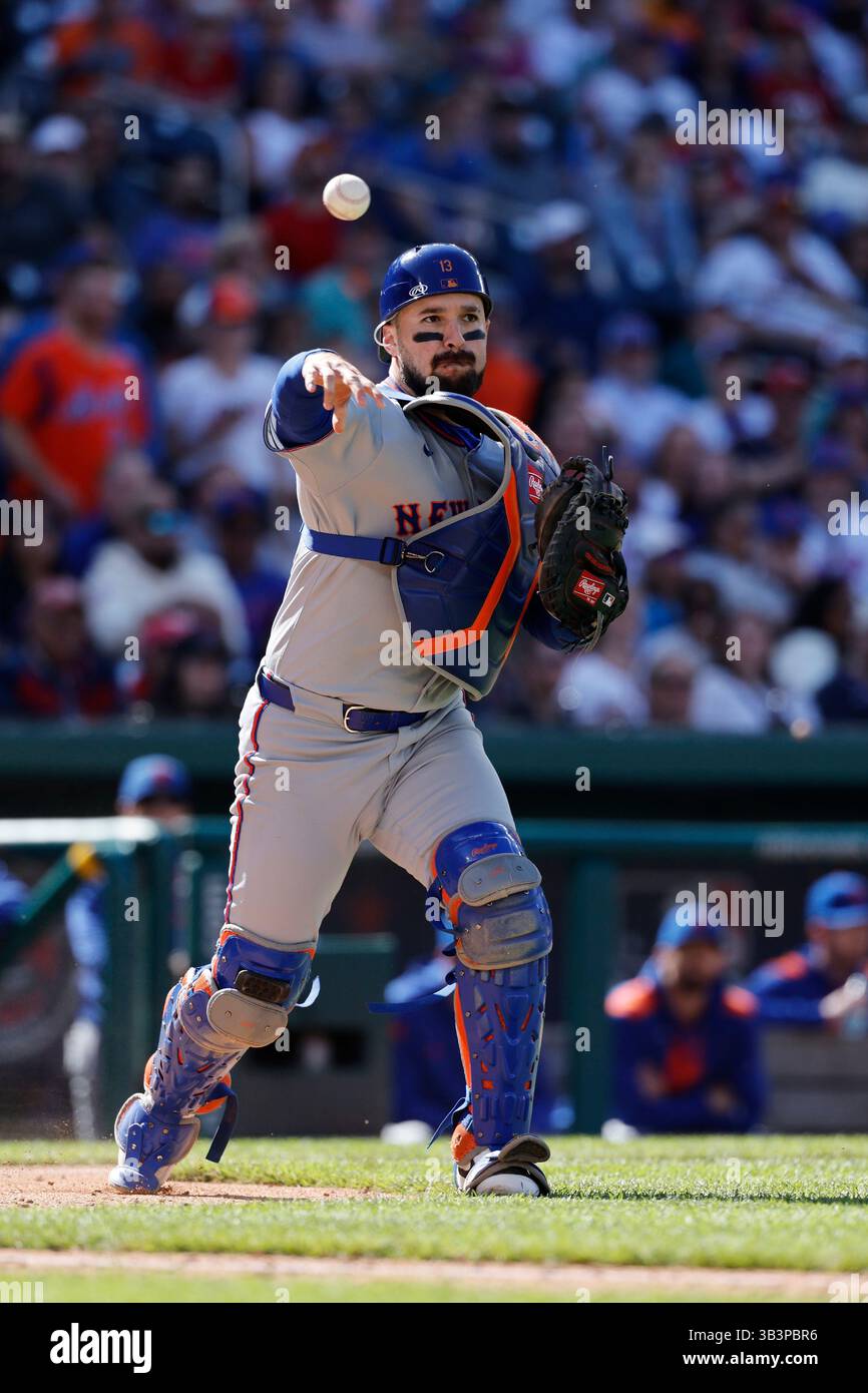 WASHINGTON, DC - APRIL 27: New York Mets catcher Luis Torrens (13 ...