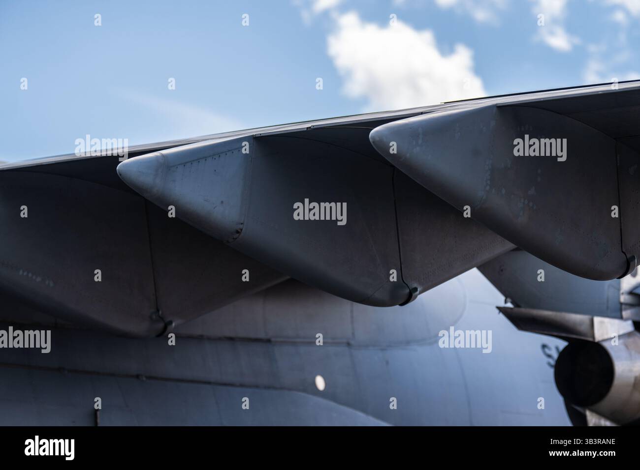Aircraft wing structure hi-res stock photography and images - Alamy