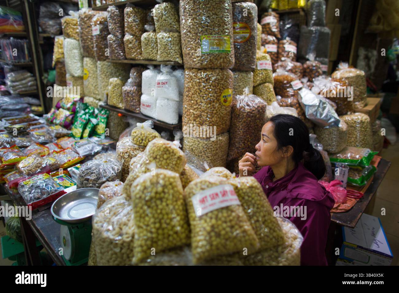 March 10, 2015 - Hanoi, Vietnam - Nuts and species market in Hanoi city (Credit Image: © Ton Koene via ZUMA Wire) Stock Photo