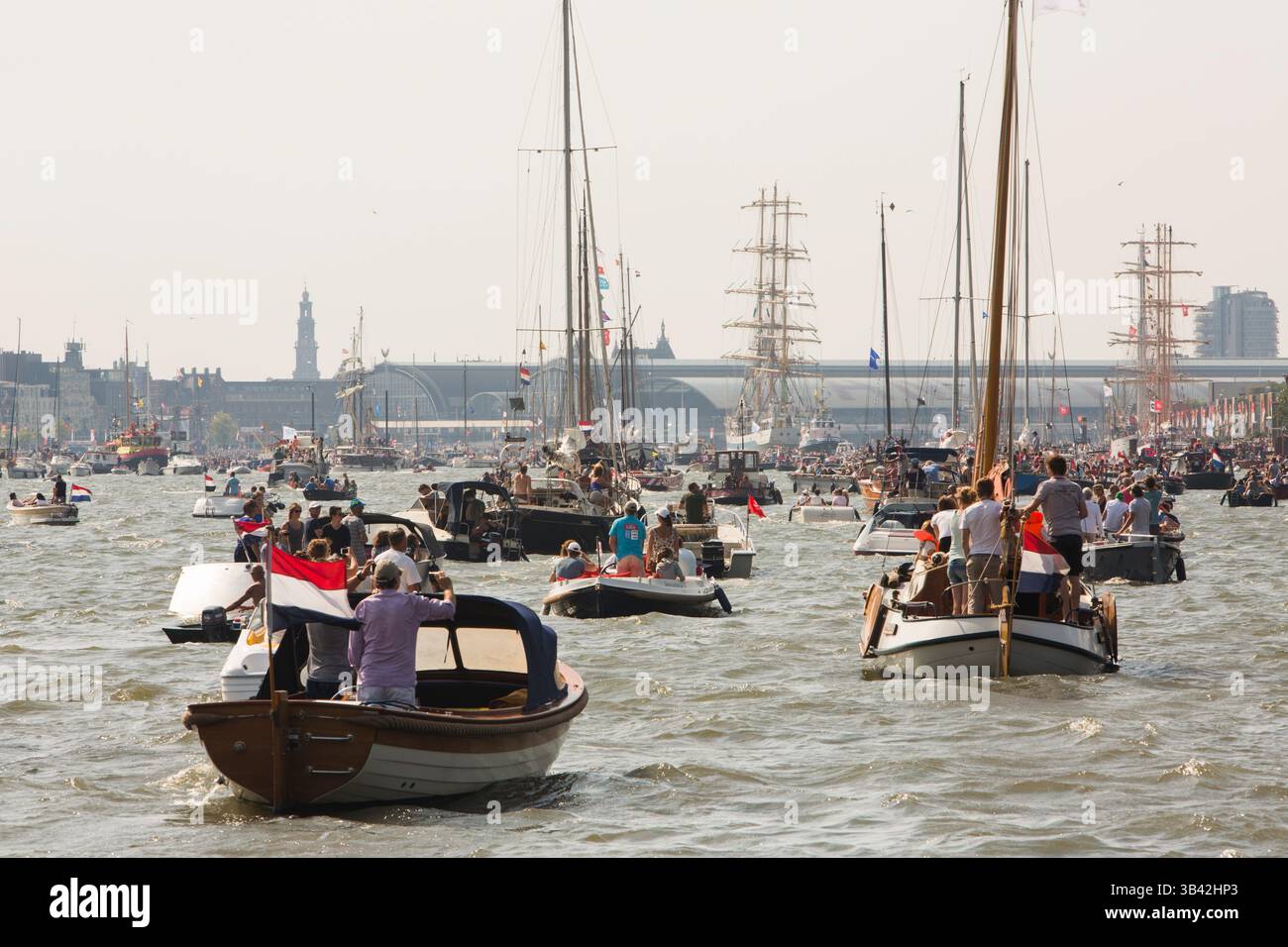 Aug. 23, 2015 - Amsterdam, the Netherlands - Boats at the Amsterdam canals during the 5 yearly Sail in 2015. (Credit Image: © Ton Koene via ZUMA Wire) Stock Photo