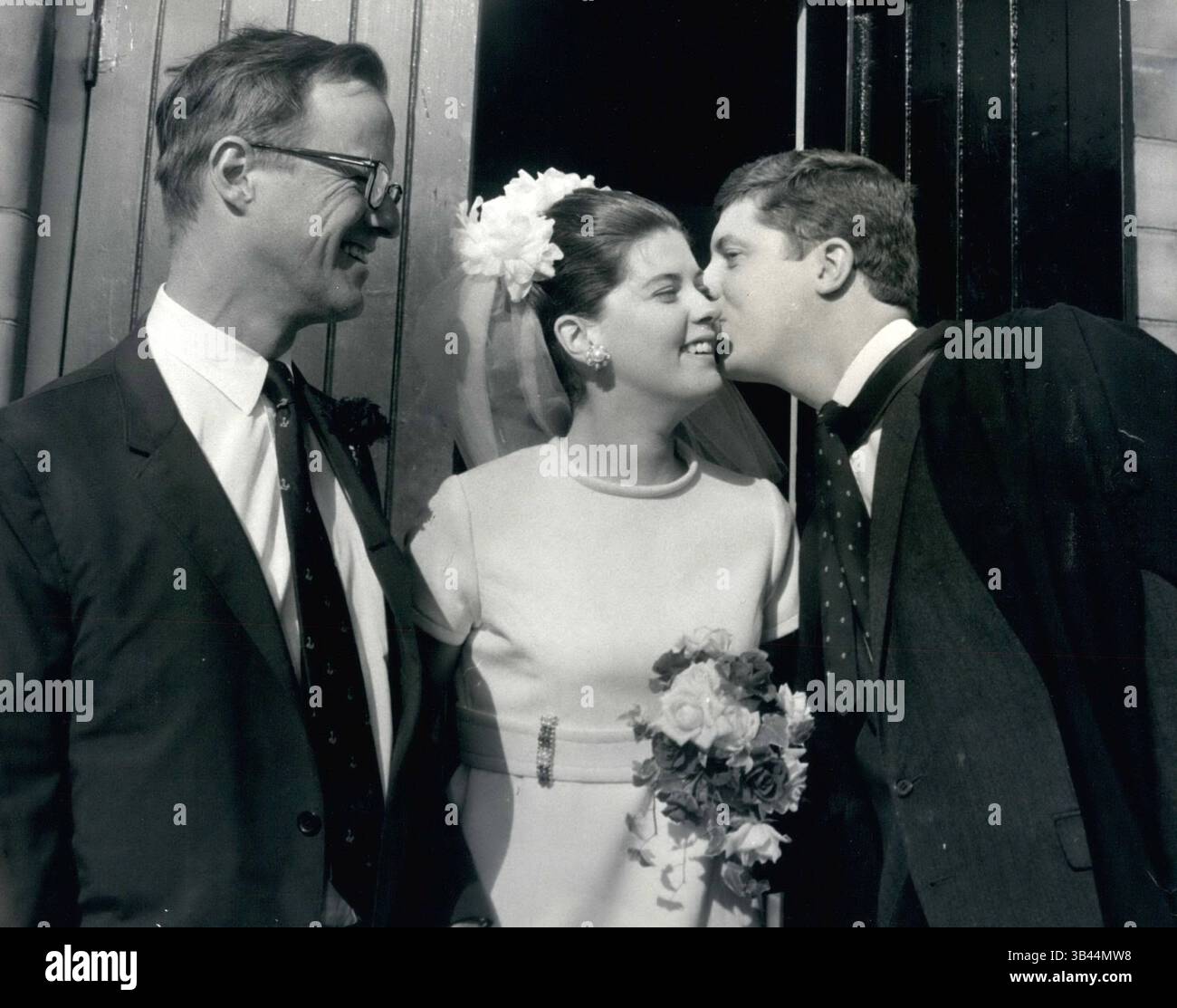 In london today weds hi-res stock photography and images - Alamy, image size:1300x1113