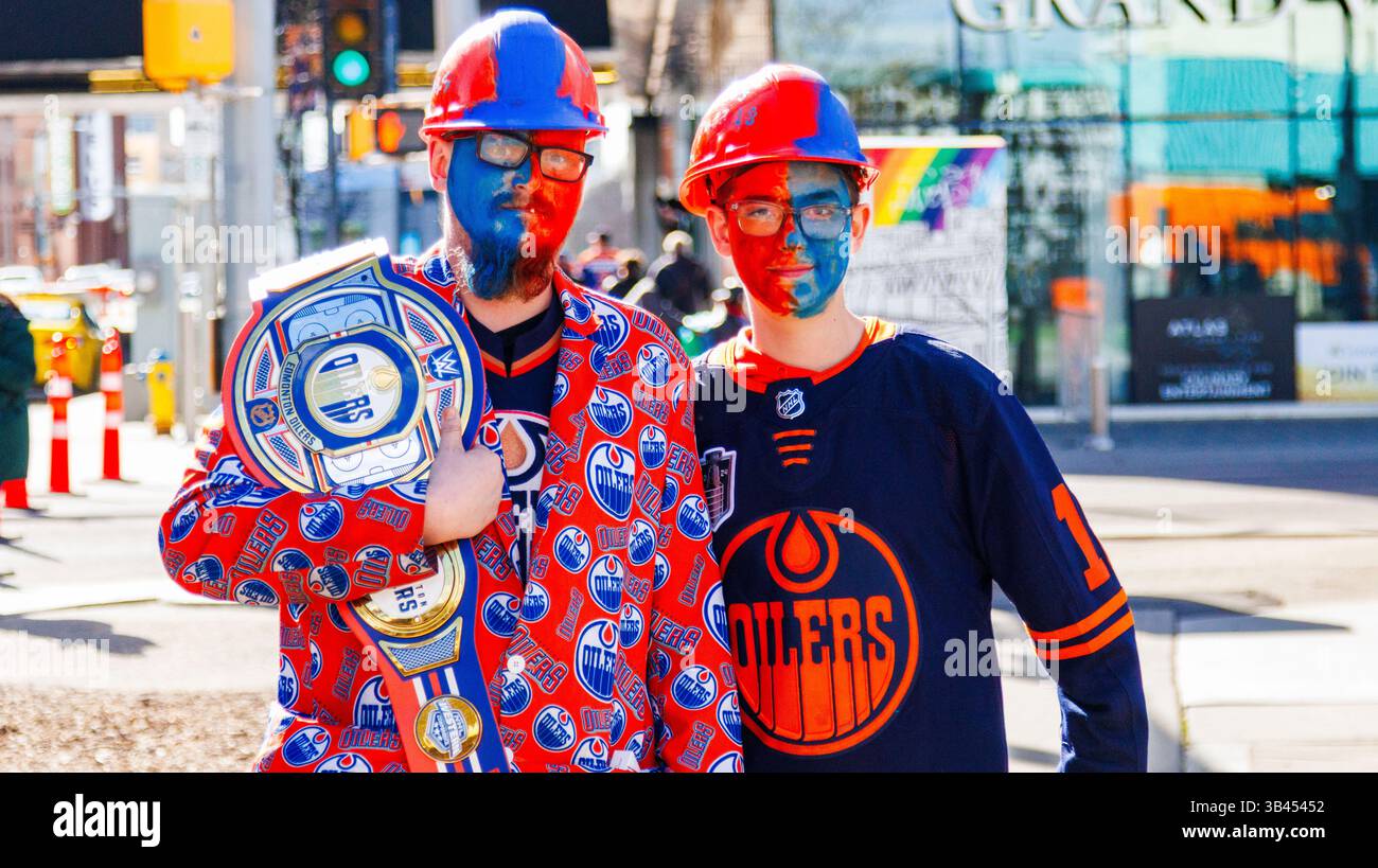 edmonton-canada-29th-apr-2025-edmonton-oilers-fans-start-lining-up