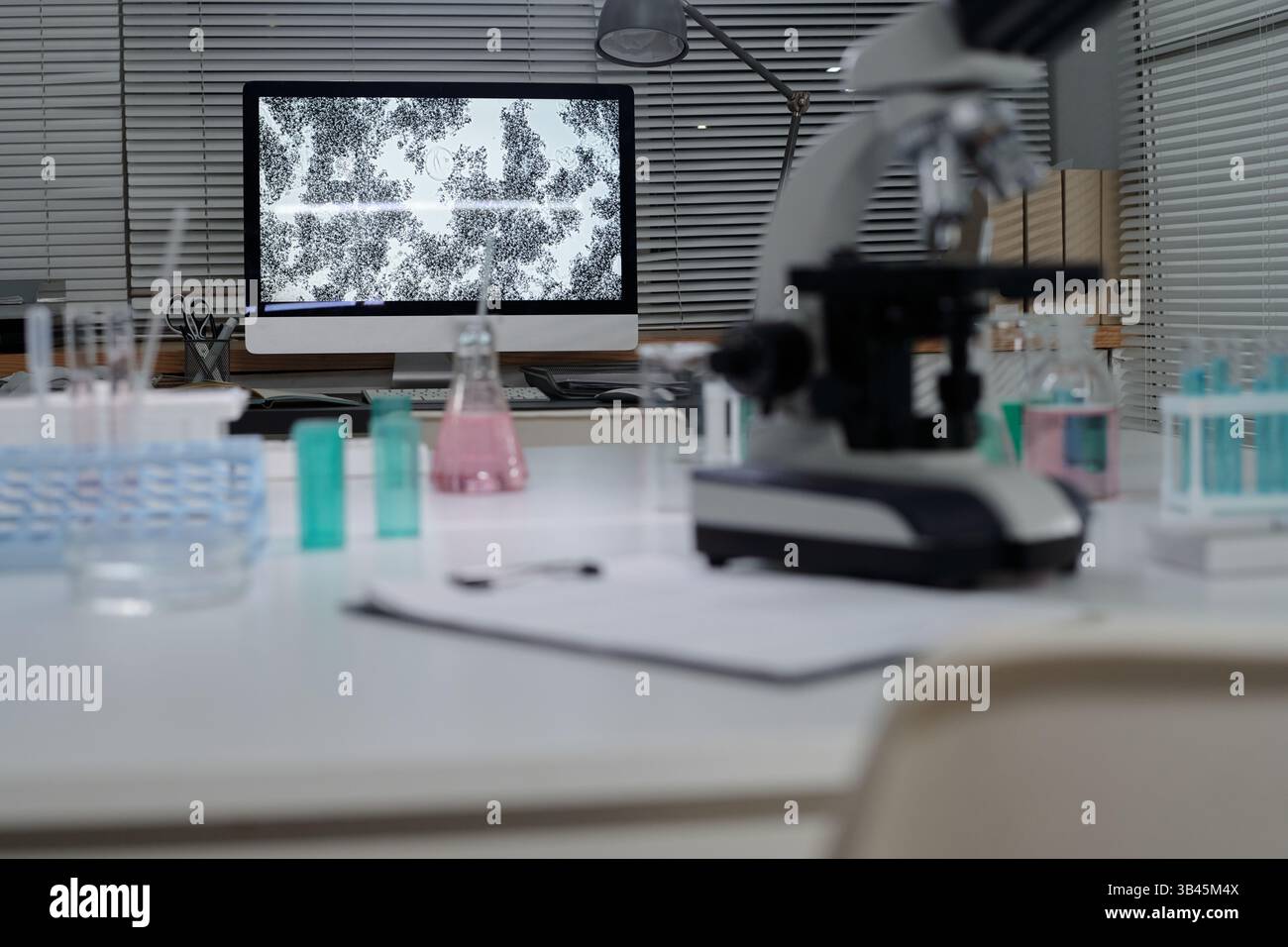 Computer microscope laboratory setup hi-res stock photography and ...