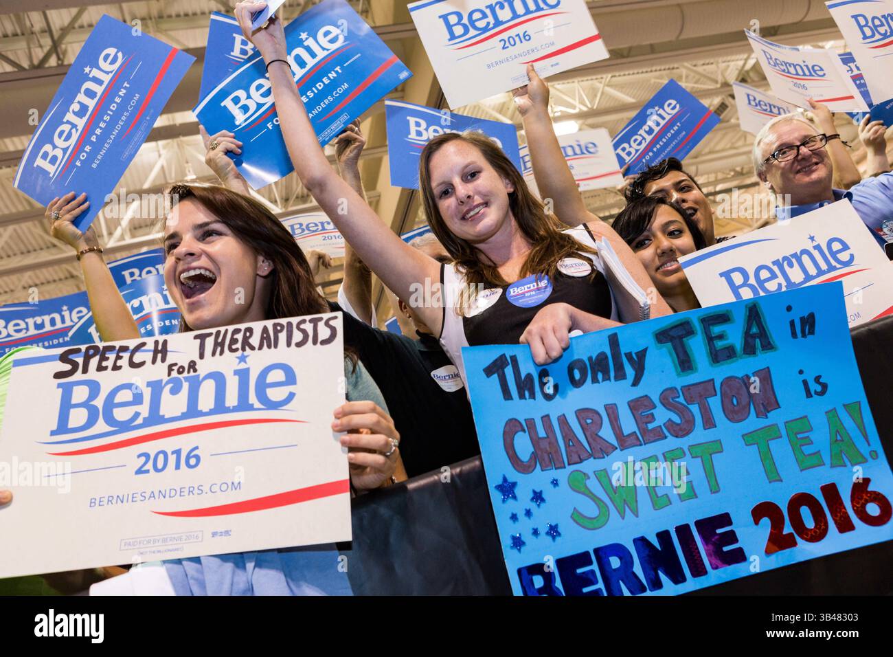 Campaigns sc rally signs hi-res stock photography and images - Alamy