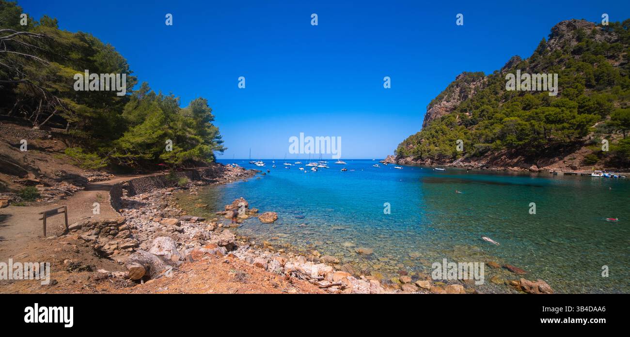 Cala Tuent, Escorca, Mediterranean Sea, Paraje Natural de la Sierra de Tramuntana, UNESCO World Heritage Site, Mallorca, Islas Baleares, Spain, Europe Stock Photo