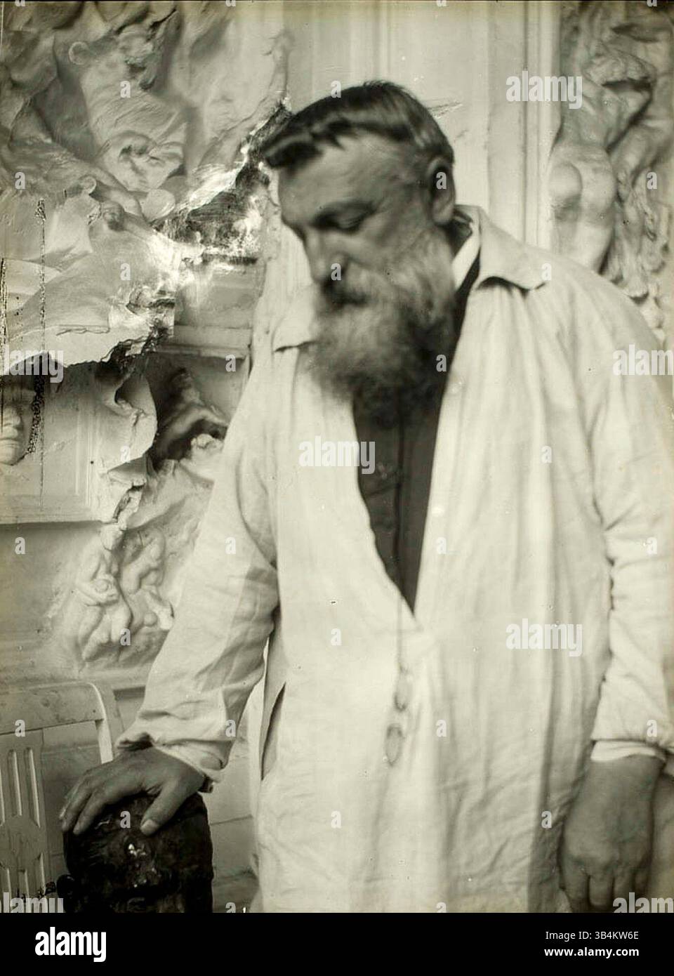 Rodin 写真集 Rodin in his studio hi-res stock photography and images - Alamy