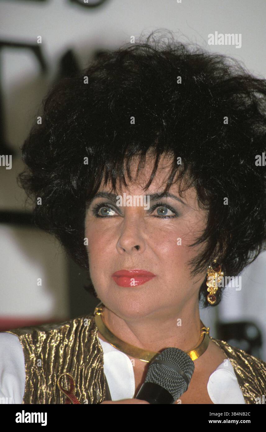 FILE PHOTO ELIZABETH TAYLOR was born Feb. 27, 1932, in England. Liz a