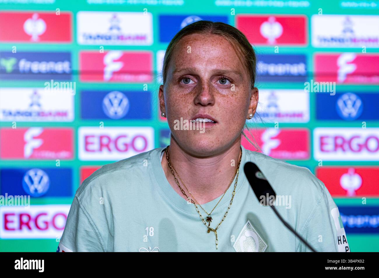 Cologne, North Rhine-Westphalia, Germany. 30th Apr, 2025. SV Werder Bremen captain LINA HAUSICKE (18) sits down for the press conference the day before the Women's DFB Cup final in the RheinEnergieStadion in Cologne, Germany on April 30, 2025. (Credit Image: © Kai Dambach/ZUMA Press Wire) EDITORIAL USAGE ONLY! Not for Commercial USAGE! Stock Photo