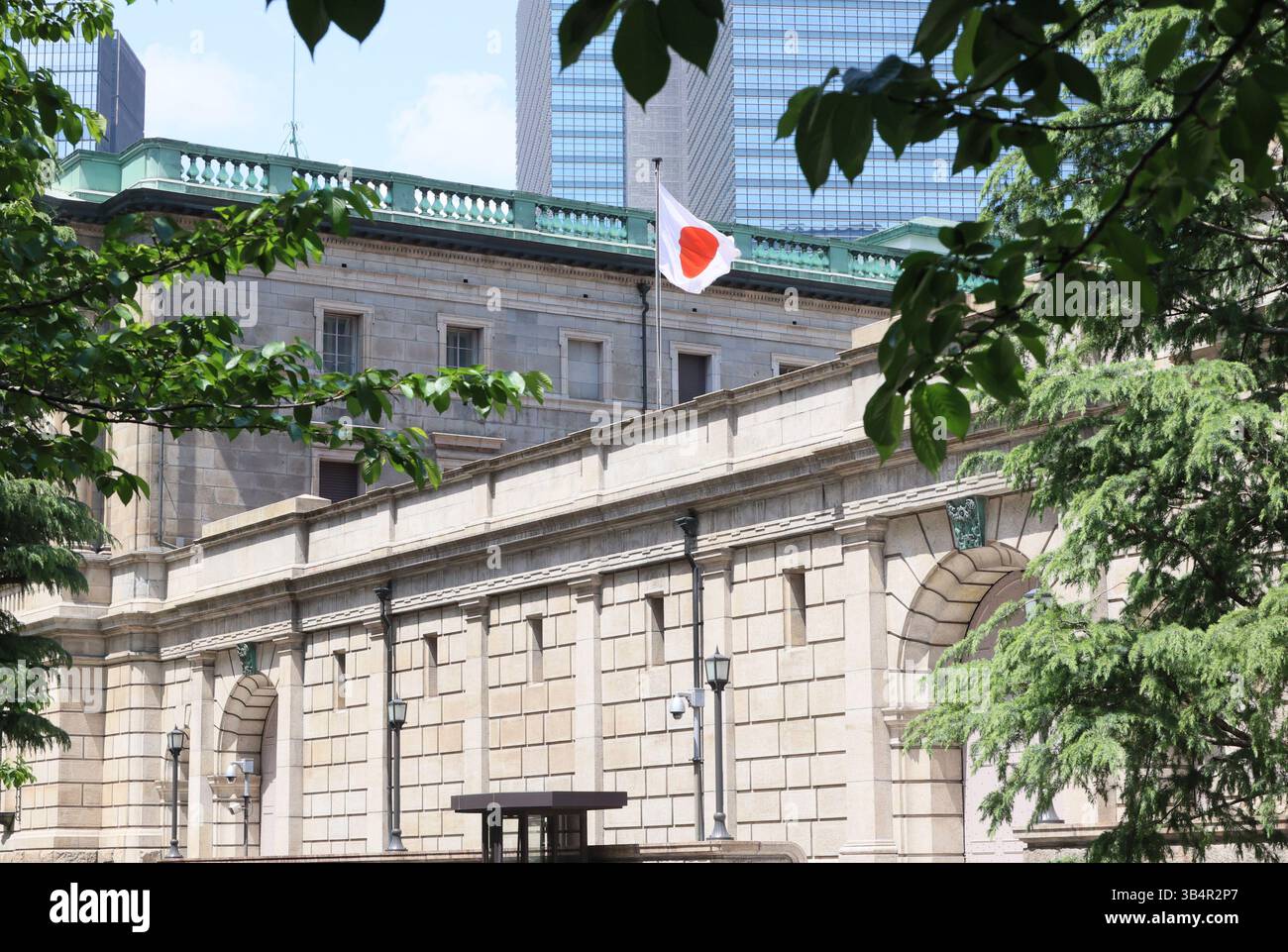 日本央行加息对全球资本流动及亚洲市场的影响分析