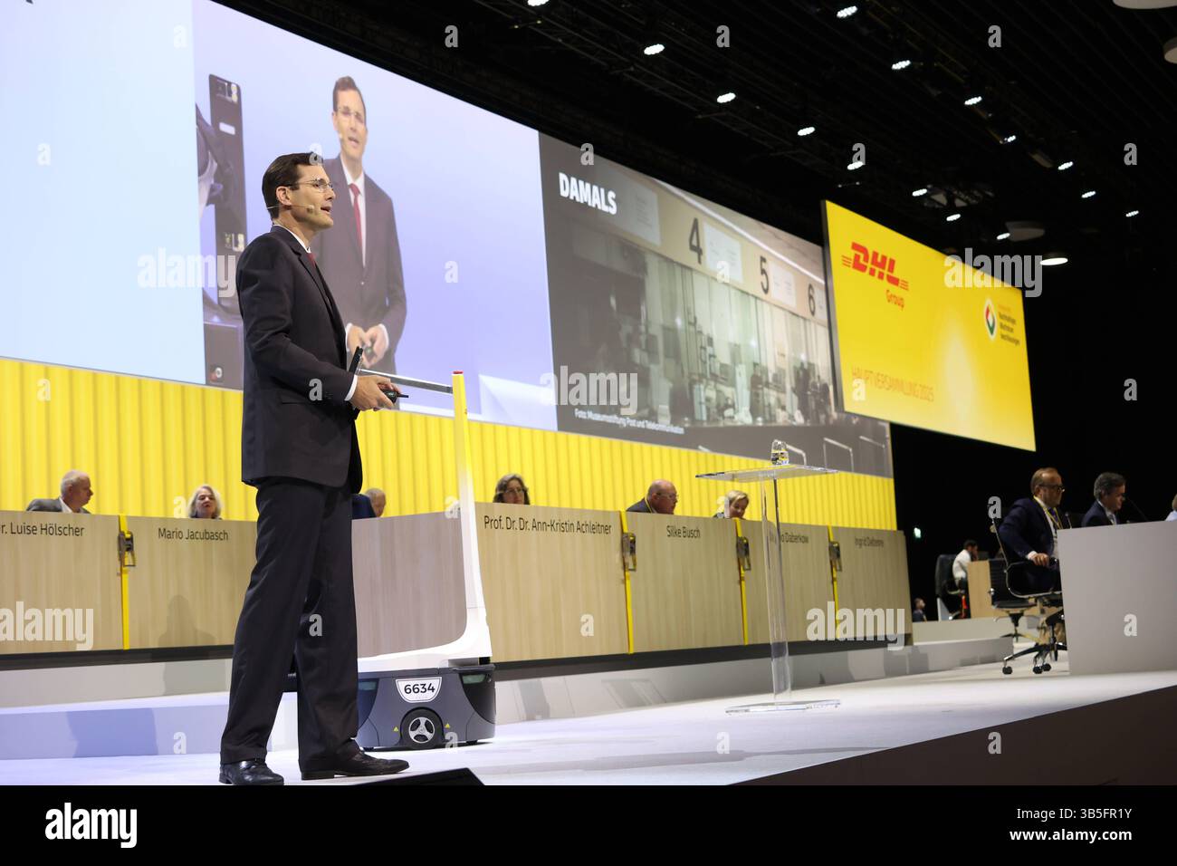 Tobias Meyer, Vorstandsvorsitzender DHL Group, spricht bei der ...