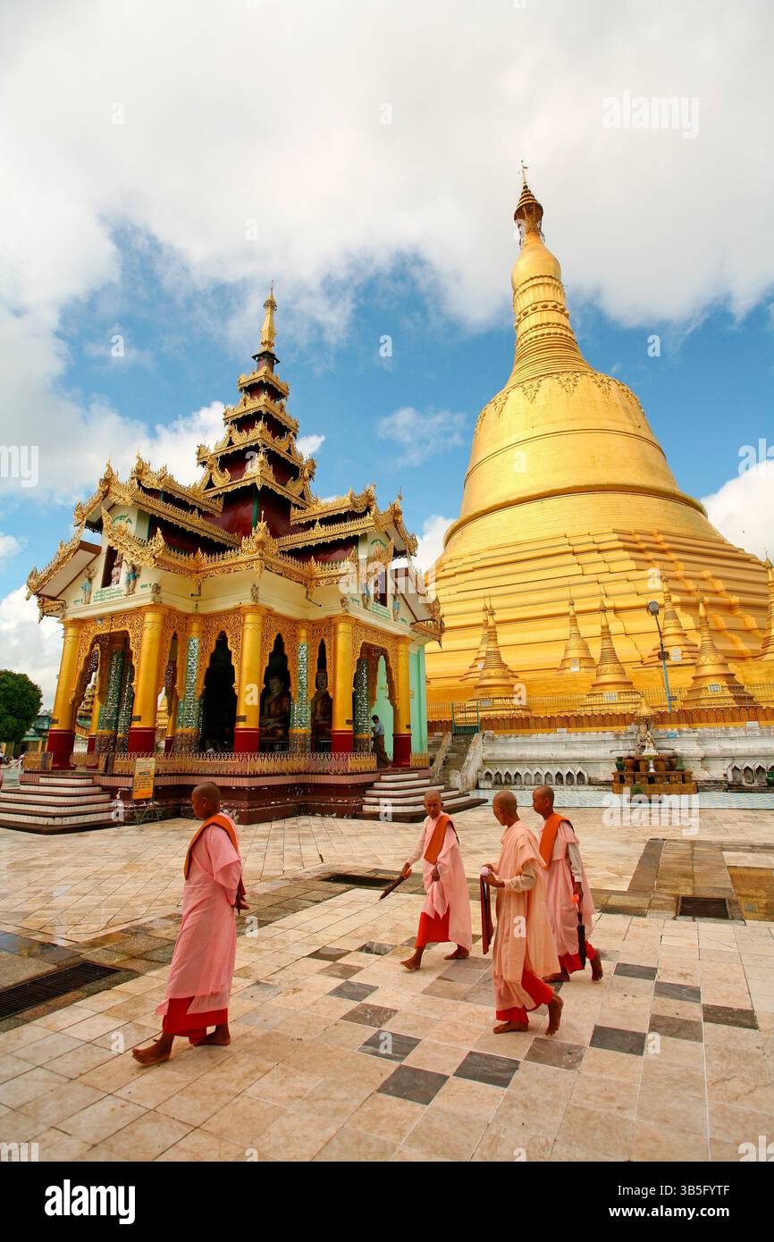 SHWEMAWDAW PAYA IN BAGO   Myanmar, Yangon, Shwedagon Pagoda, Stock Photo