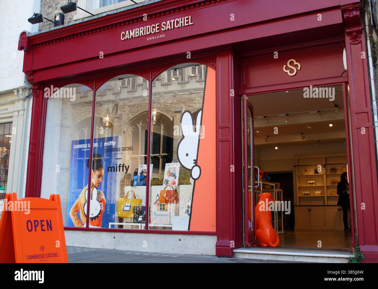 Cambridge Satchel store exterior on St Mary's Passage in Cambridge's historic city centre. England, UK. 2025 Stock Photo