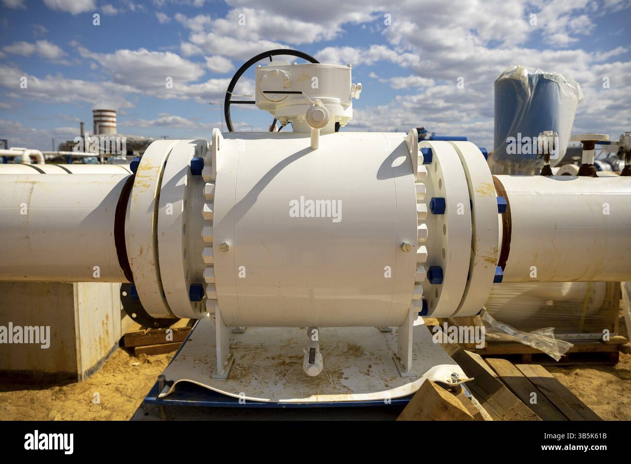 Construction site of an interconnected natural gas transmission ...