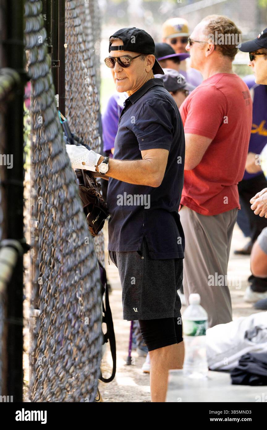 Clooney beim Broadway League Softball Spiel in Central Park. New