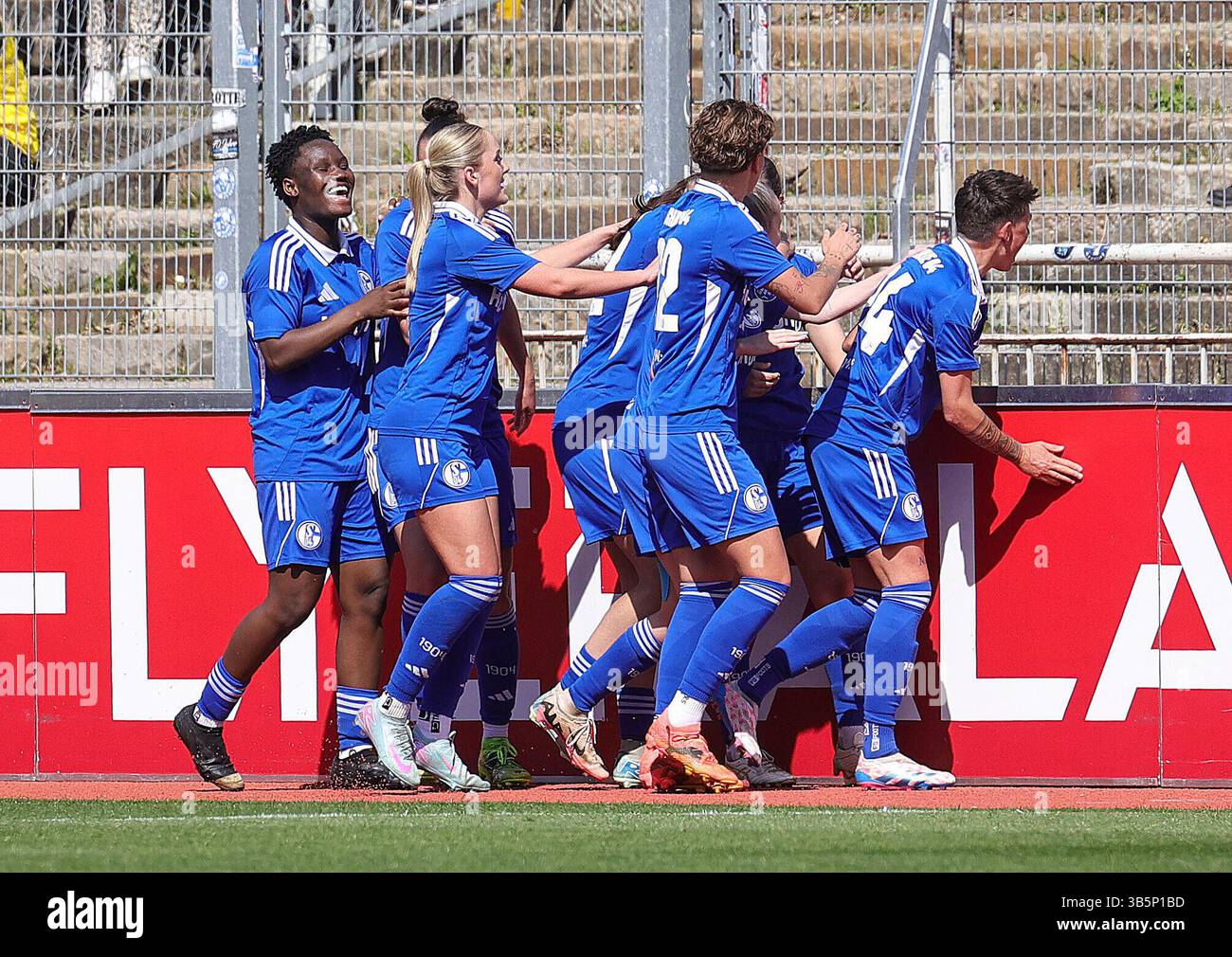 Schalke 04 women football team Context of Schalke's Women's Football Program