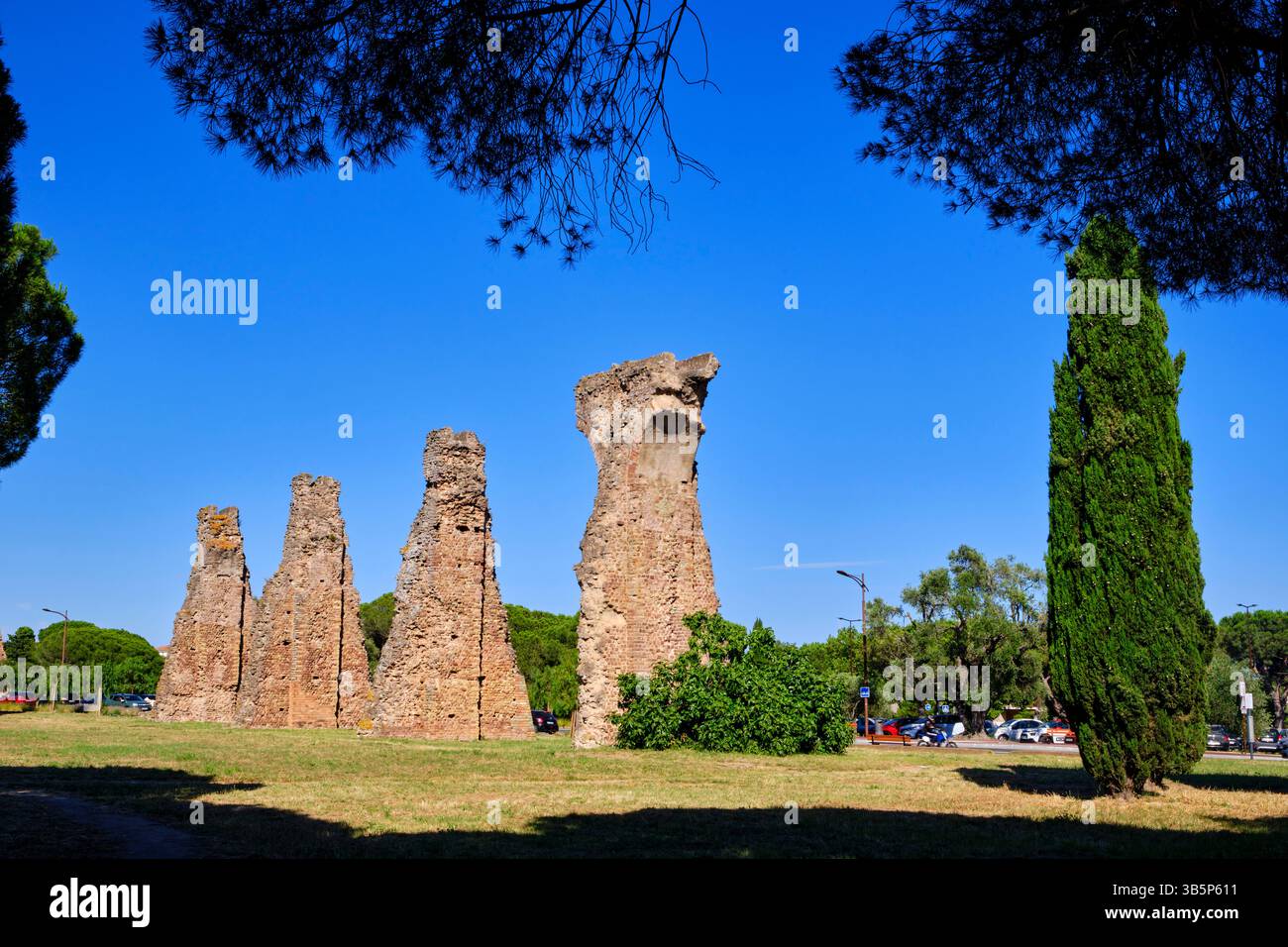 France, Var, Fréjus, Forum Julii, Sainte-Croix plain, the Roman aqueduct of the 1st century BC Stock Photo